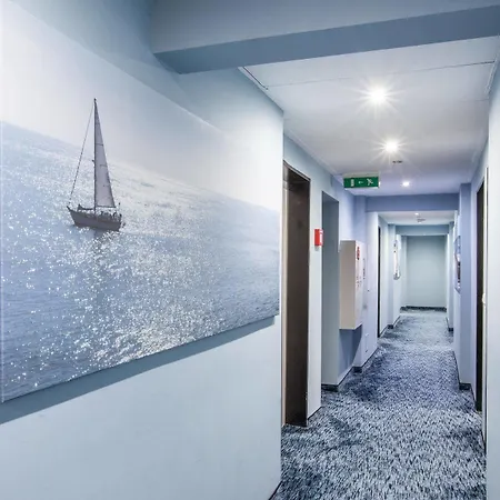 Am Fjord Hotel 2*